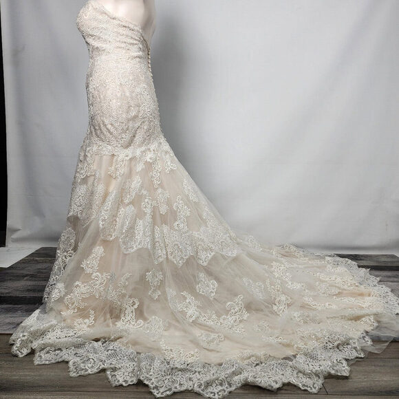 Allure Bridals 9407 Ivory Lace Mermaid Wedding Gown Size 1x-2x - Picture 2 of 11